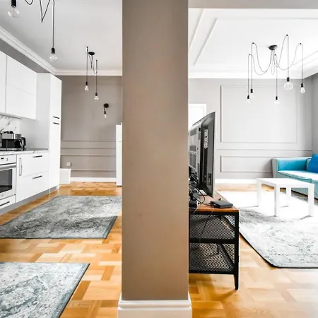 2bdr Luxury On Prime Location Apartament *