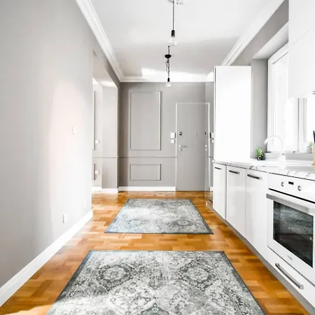 Апартаменты 2bdr Luxury On Prime Location *