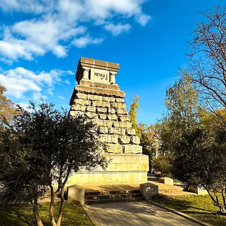 2bdr Luxury On Prime Location